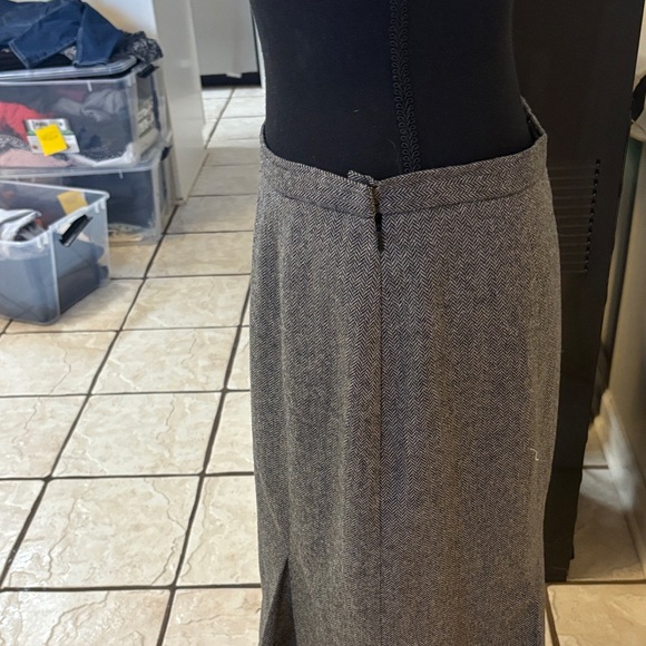 Eddie Bauer Gray Midi Skirt - Picture 4 of 7